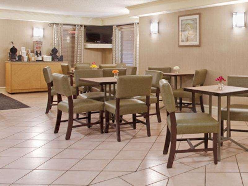 La Quinta Inn By Wyndham Denver Central Restaurant foto
